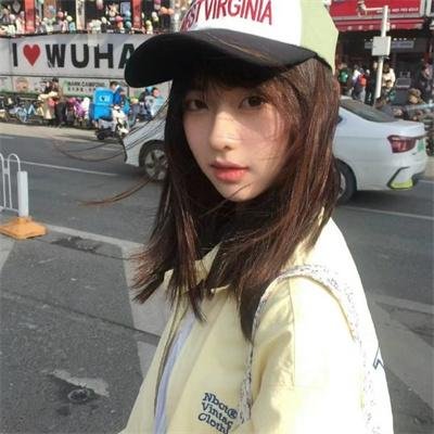 女性枷锁海报
